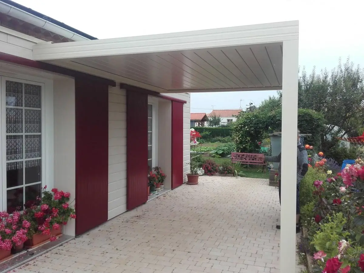 Pergola adossée à la maison