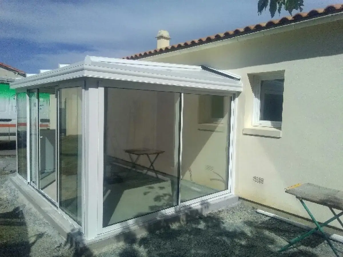 Pergola bioclimatique sur terrasse