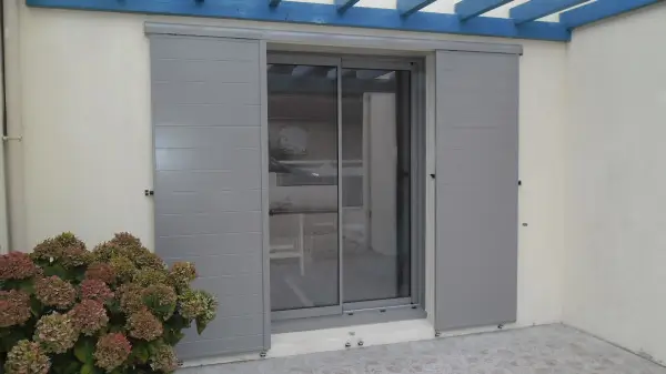 Volets roulants motorisés sur porte-fenêtre